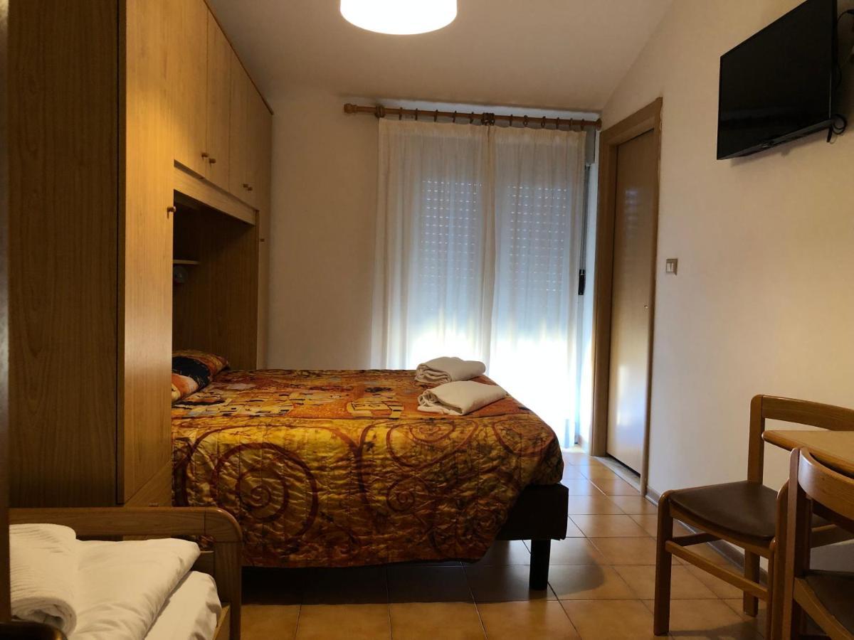 Hotel Garni Villa Magnolia Torbole Sul Garda Luaran gambar