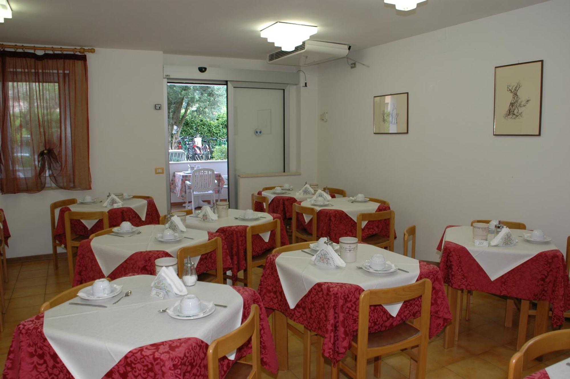Hotel Garni Villa Magnolia Torbole Sul Garda Luaran gambar