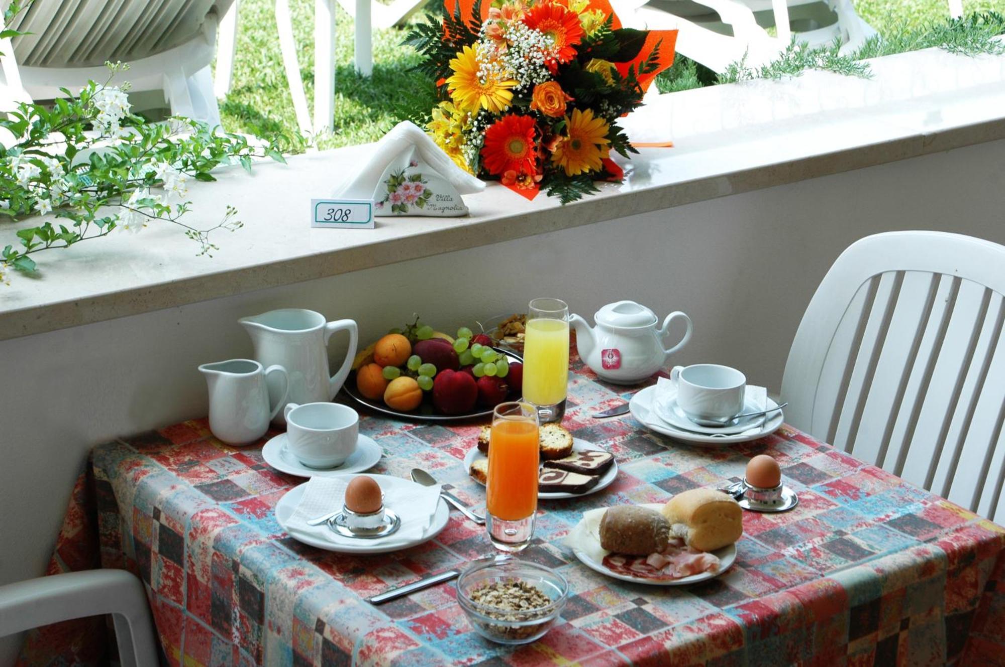 Hotel Garni Villa Magnolia Torbole Sul Garda Luaran gambar