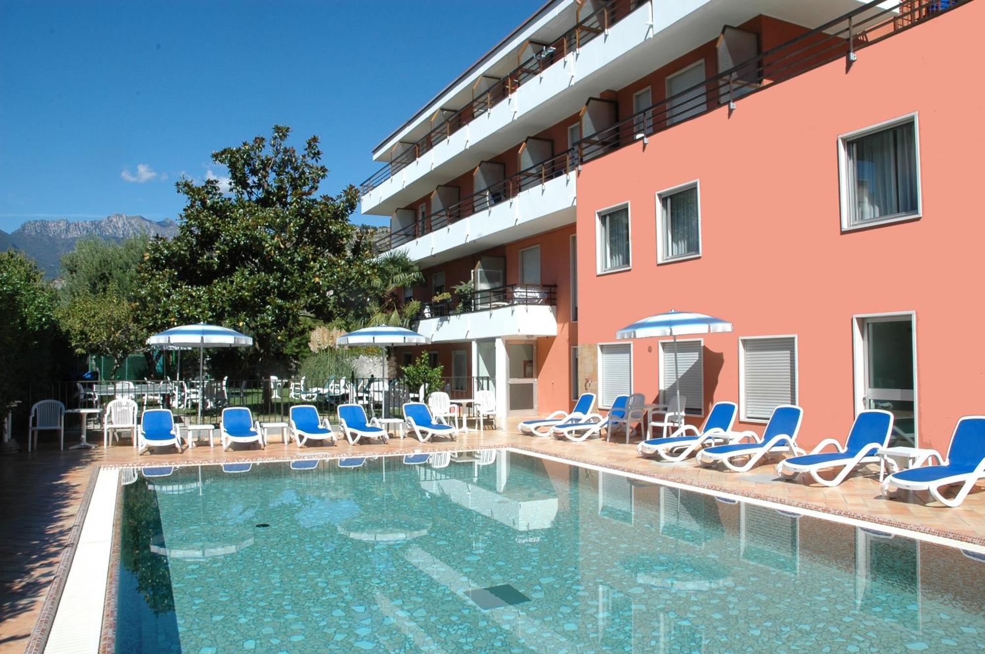Hotel Garni Villa Magnolia Torbole Sul Garda Luaran gambar