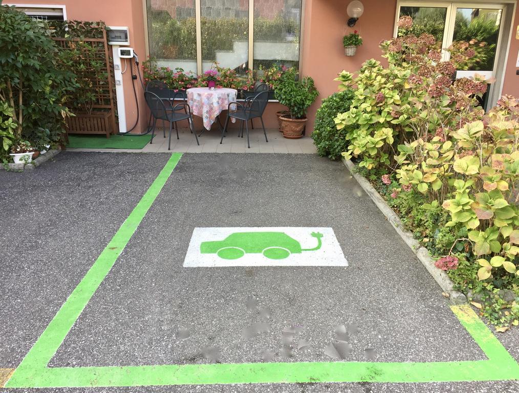 Hotel Garni Villa Magnolia Torbole Sul Garda Luaran gambar