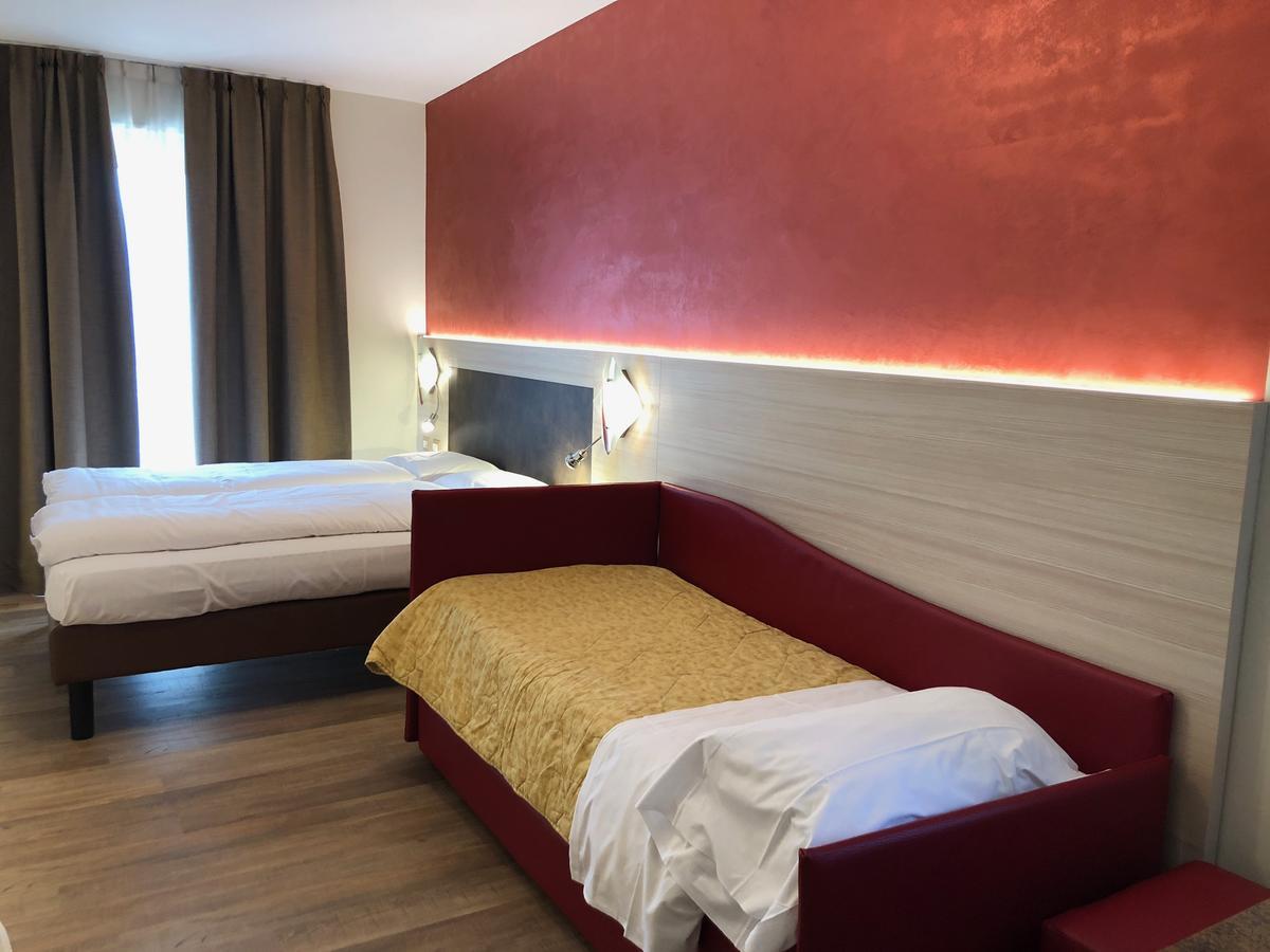 Hotel Garni Villa Magnolia Torbole Sul Garda Luaran gambar