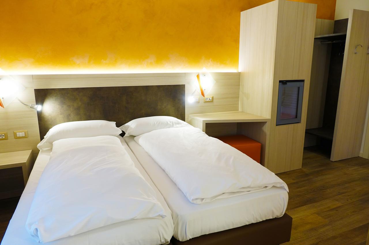 Hotel Garni Villa Magnolia Torbole Sul Garda Luaran gambar