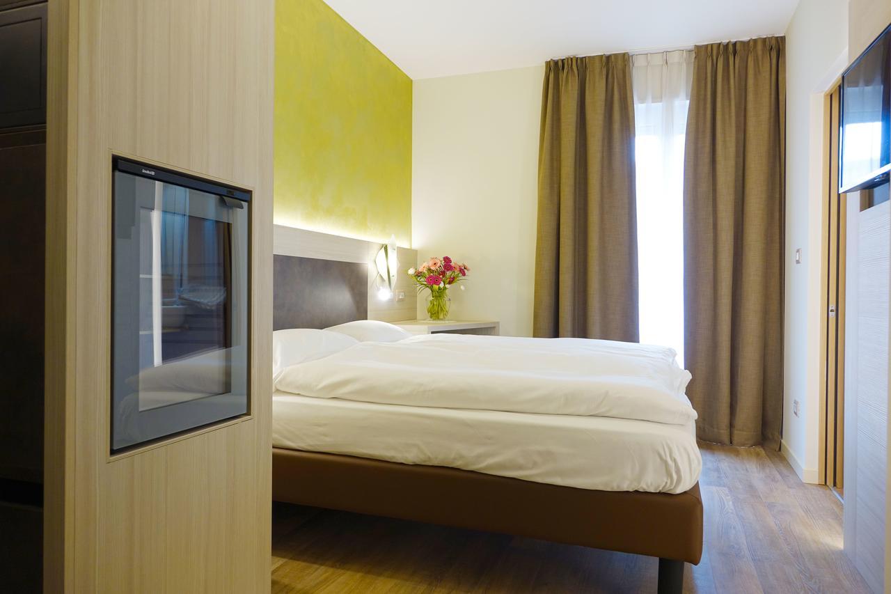 Hotel Garni Villa Magnolia Torbole Sul Garda Luaran gambar