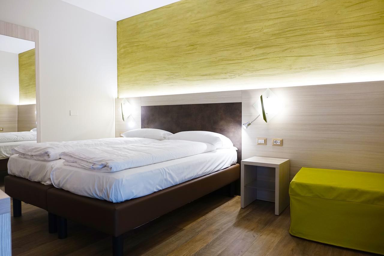 Hotel Garni Villa Magnolia Torbole Sul Garda Luaran gambar