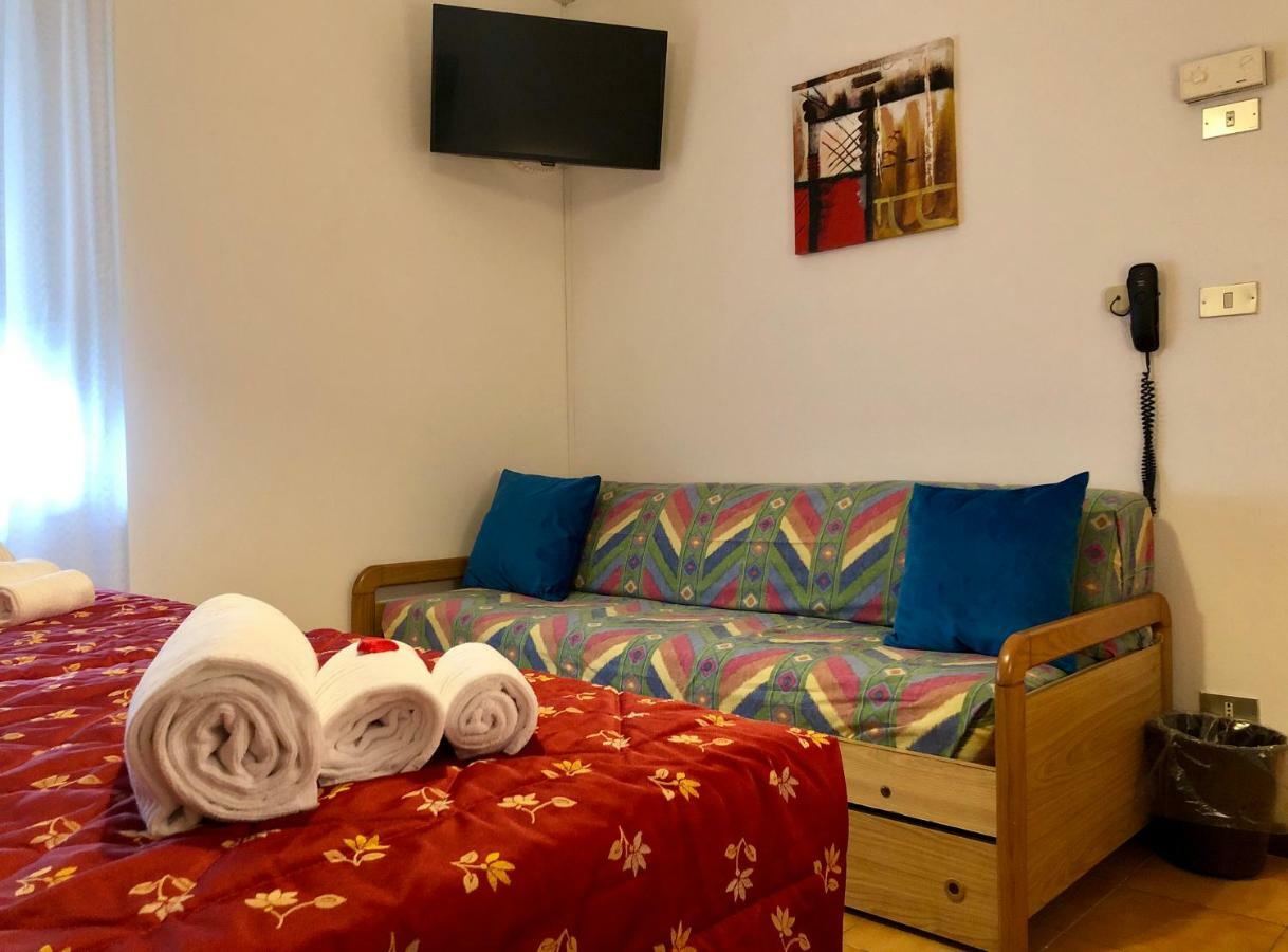 Hotel Garni Villa Magnolia Torbole Sul Garda Luaran gambar