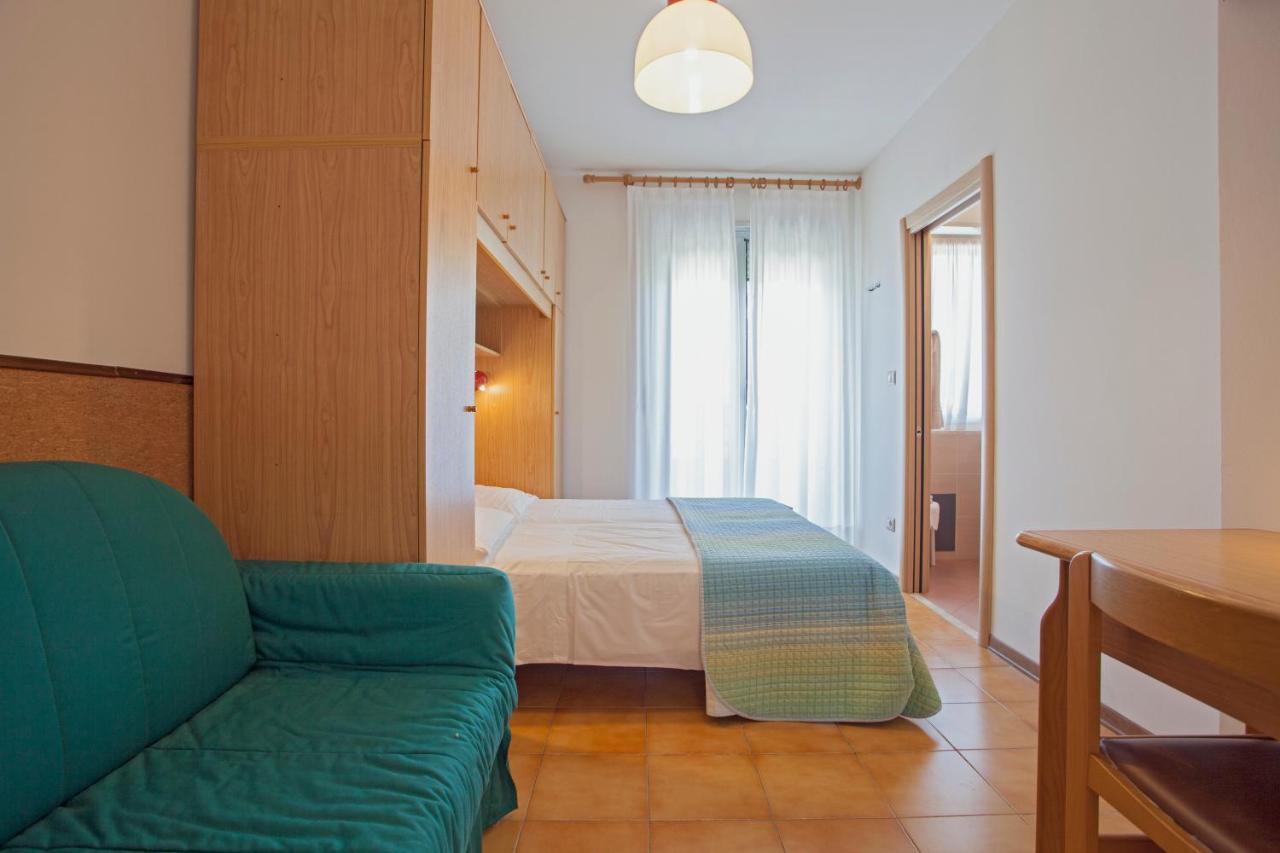 Hotel Garni Villa Magnolia Torbole Sul Garda Bilik gambar