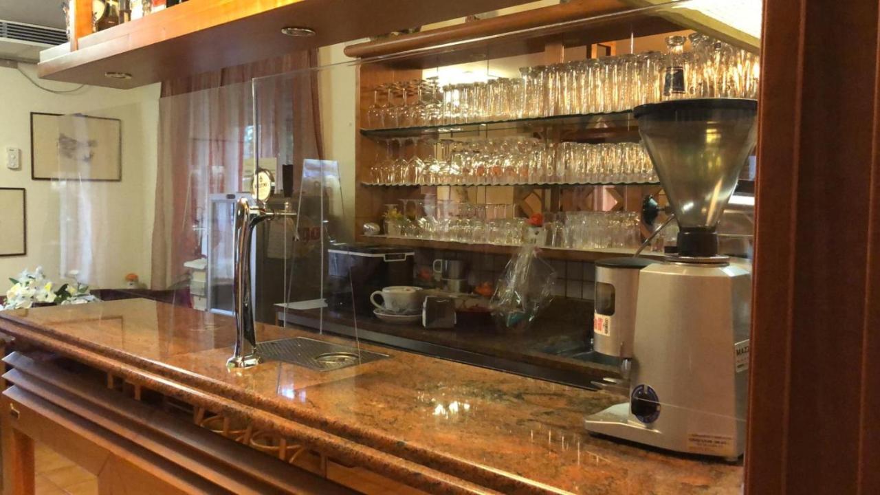 Hotel Garni Villa Magnolia Torbole Sul Garda Luaran gambar